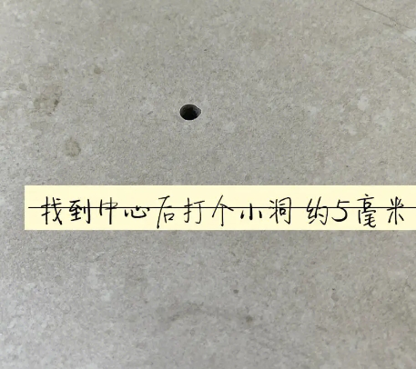 阿克苏瓷砖空鼓维修公司专业解答在瓷砖铺贴过程中，如果砂料搅拌不均匀，将会带来以下问题